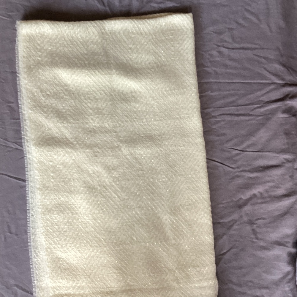 Shiraleah Light Cream Textured Scarf